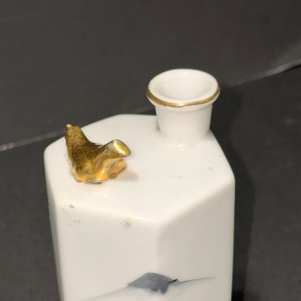 Kamotsuru Japanese Porcelain Whistling Gold Bird Pagoda Sake Jug Bottle Decanter